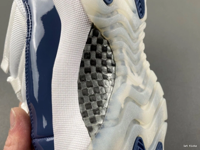 Jordan Low FV5104-104 Retro 11 Midnight (2024) Navy 0817
